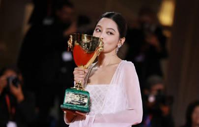 海外华人看国内影视总卡顿?3招解决限速问题,追《辛芷蕾威尼斯封后》全程流畅