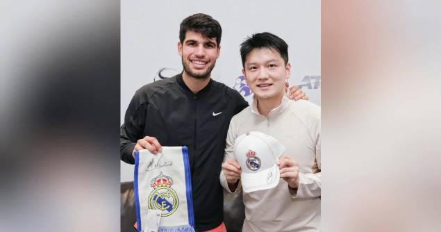 笑容也能赢比赛?樊振东和阿尔卡拉斯的治愈系笑容背后藏着什么秘密