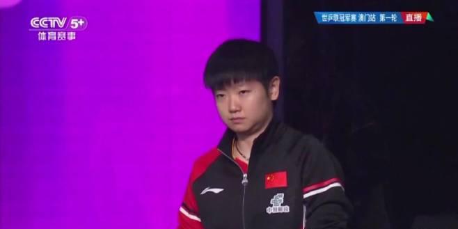 刷到孙颖莎那个‘萌凶’慢动作时,我正卡在海外看国综的转圈加载页——突然懂了什么叫‘气场全开’