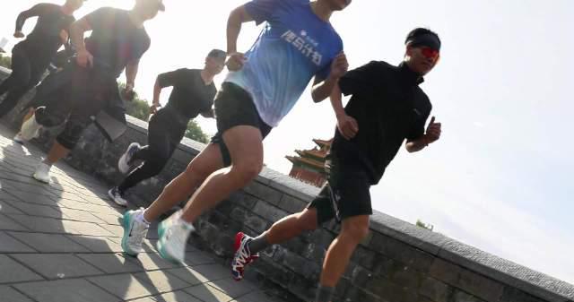 海外华人追剧指南:3招破解地区限制,轻松观看国内影视综艺