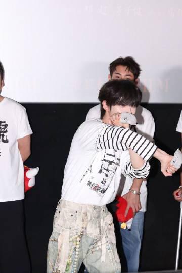 海外华人追剧遇阻?丁程鑫新片首映引爆观影需求,这些限制其实有解