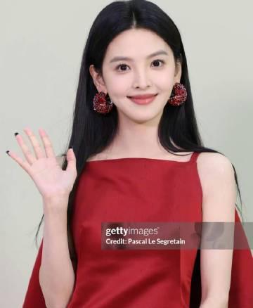 章若楠红裙造型惊艳全网!手把手教你打造同款千金感穿搭