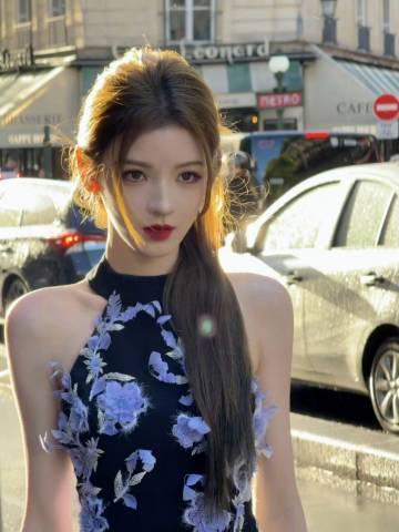 张予曦巴黎时装周惊艳亮相!法式浪漫穿搭美到窒息,海外华人如何同步追看?
