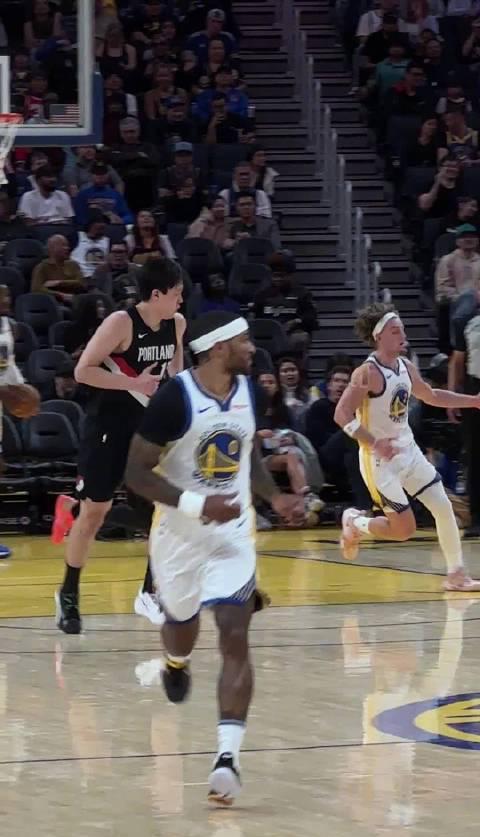 刷到杨瀚森季前赛首秀时,我突然想起那些年海外追直播的崩溃瞬间