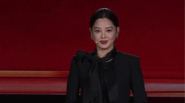 海外华人追剧遇阻?辛芷蕾推介中国电影盛典背后的地区限制难题解析