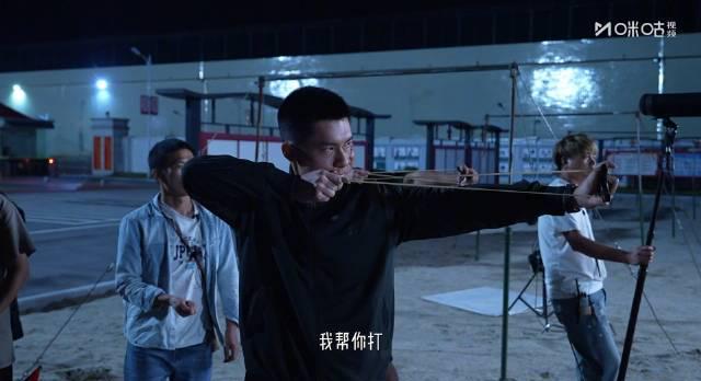 《猎豹》片场惊现神操作!郑云霄弹弓三发全中背后竟有隐形帮手?