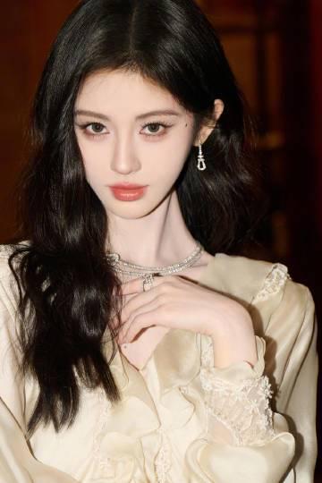 鞠婧祎新剧《王牌执行者》引爆期待!海外追剧党如何破解地区限制?