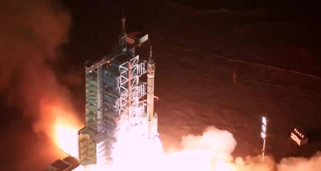 神舟二十一成功发射!3.5小时快速对接天宫,中国航天再创辉煌