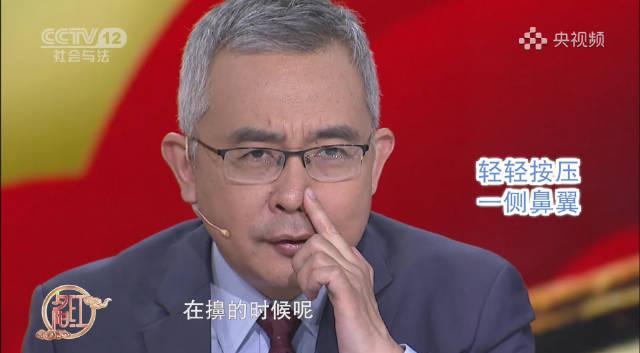 擤鼻涕也有大学问!医生警告:这个常见动作可能引发中耳炎