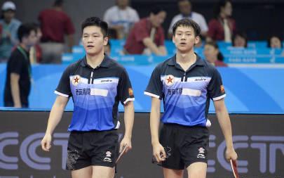 乒乓球高手过招!周雨谈对阵樊振东:一上来就是巅峰对决,我该怎么办?