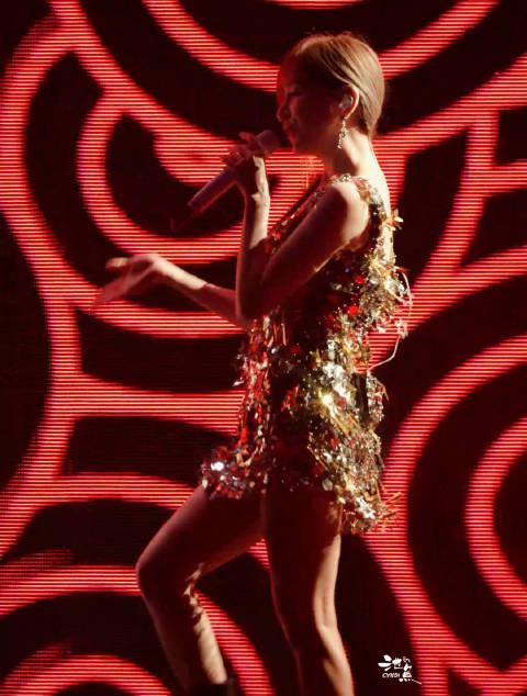 海外华人必看:三步教你解锁国内影视资源,王心凌广州演唱会甜度爆表现场直击!