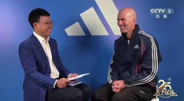 齐达内围观中国大妈打麻将爆火!足球大师的“反差萌”背后,藏着什么文化密码?