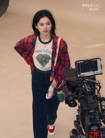 张婧仪新剧定妆照曝光!网友惊呼:这哪是白月光,分明是“小豹子”出山