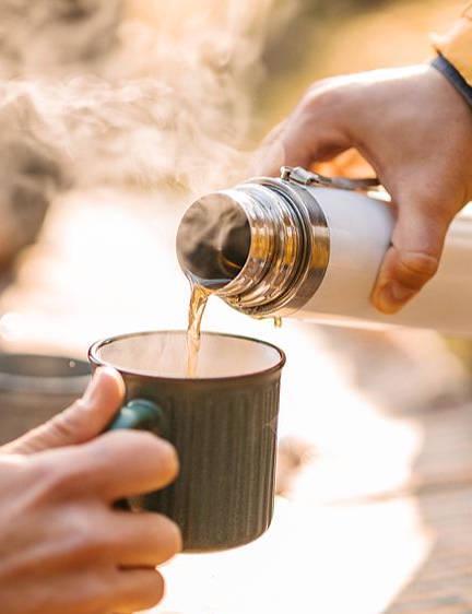 保温杯变“毒杯”?央视紧急提醒:认准这个标识,这四样东西千万别往里放!