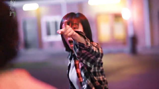 任素汐全英文怒怼引热议:海外华人追剧遇阻,这份“吵架”底气从何而来?