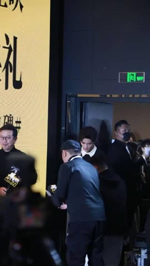 肖战解读新角色:从“不着调”到“有韧劲儿”,《得闲谨制》藏着哪些人生启示?