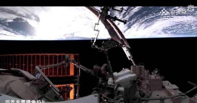 神舟21号航天员首次出舱全记录:他们如何在太空完成这些高难度任务?