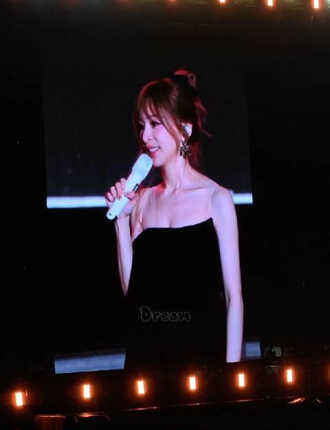 王心凌绵阳演唱会方言问候出圈!海外华人如何破解国内视频平台限制,同步追星看现场?