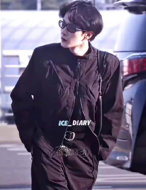 檀健次仁川机场神图刷屏!海外粉丝别急,一招教你同步追星不卡顿