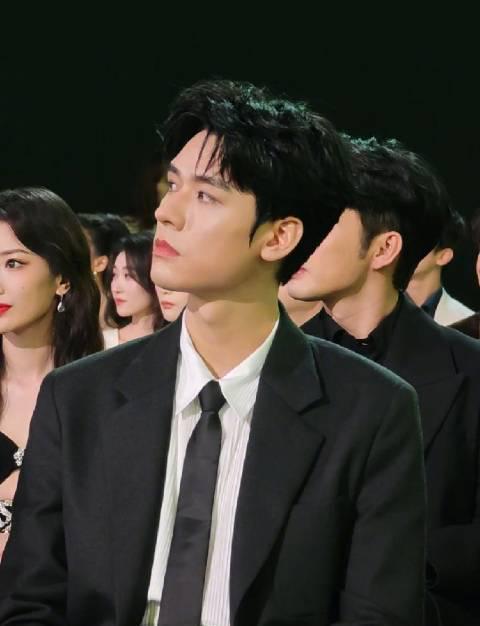 海外华人追剧追星遇难题?手把手教你解锁国内视频平台,告别星光大赏卡顿烦恼