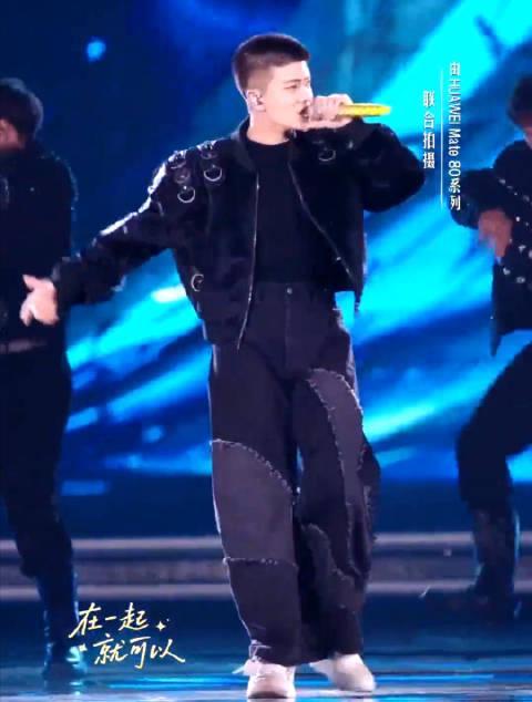 身在海外,如何丝滑追星?任嘉伦《争分夺秒》舞台背后的“技术难题”与破解之道