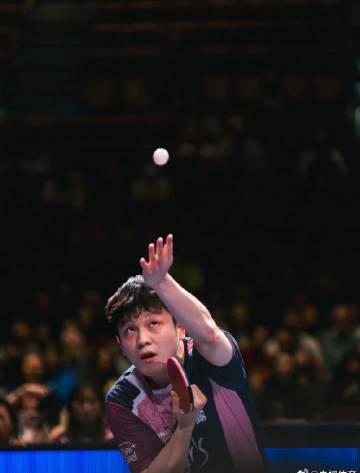 德国摄影师镜头下的樊振东,每一帧都像电影大片!他是如何用球拍和微笑征服欧洲的?