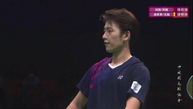 王昶搭档韩国外援逆转赢球,羽超联赛这波操作,海外华人看直播可太难了