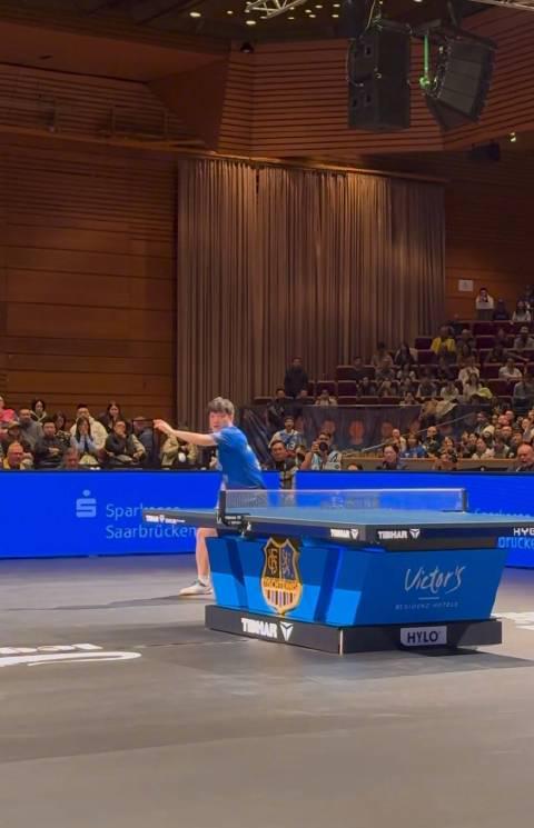 暴力熊猫上线!樊振东德甲赛场四连扣杀,网友:这球把对手打出了屏幕